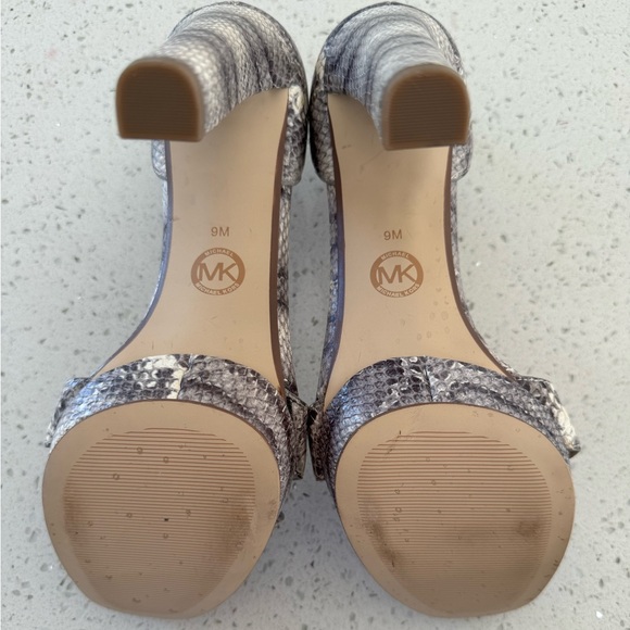 Michael Kors heels - Picture 2 of 3